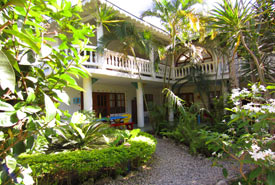 2 bedroom apartment outside